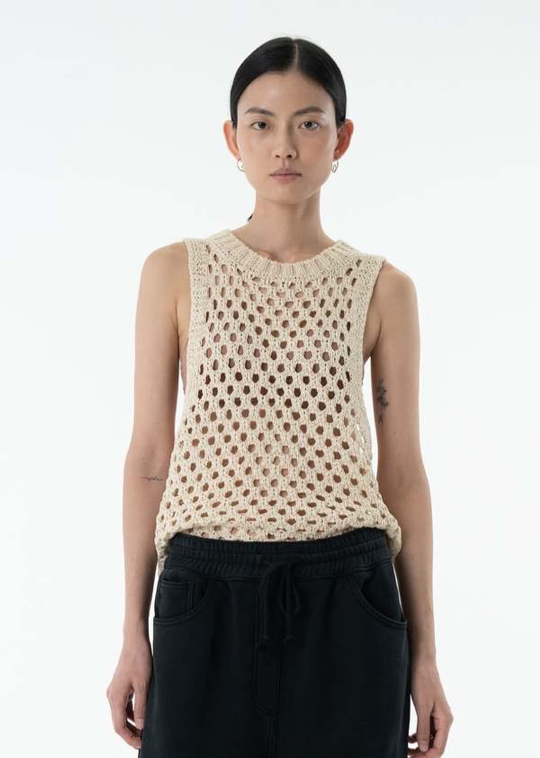 아모멘토 crochet knit vest (beige) 상품이미지1