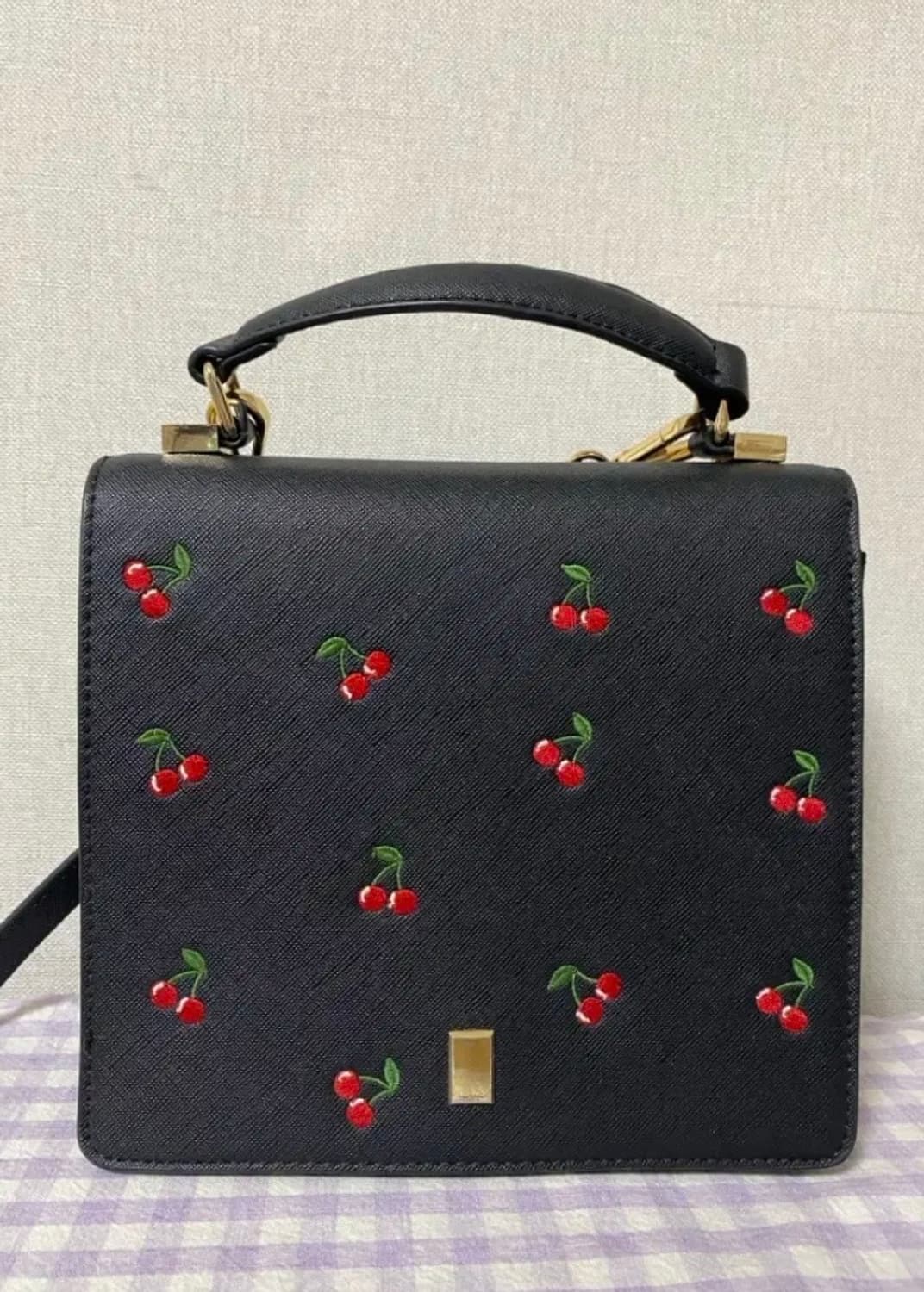 이랜드몰 라템 체리 크로스백 토트백 가방 서브컬쳐 갸루 로리타 양산형 상품이미지1