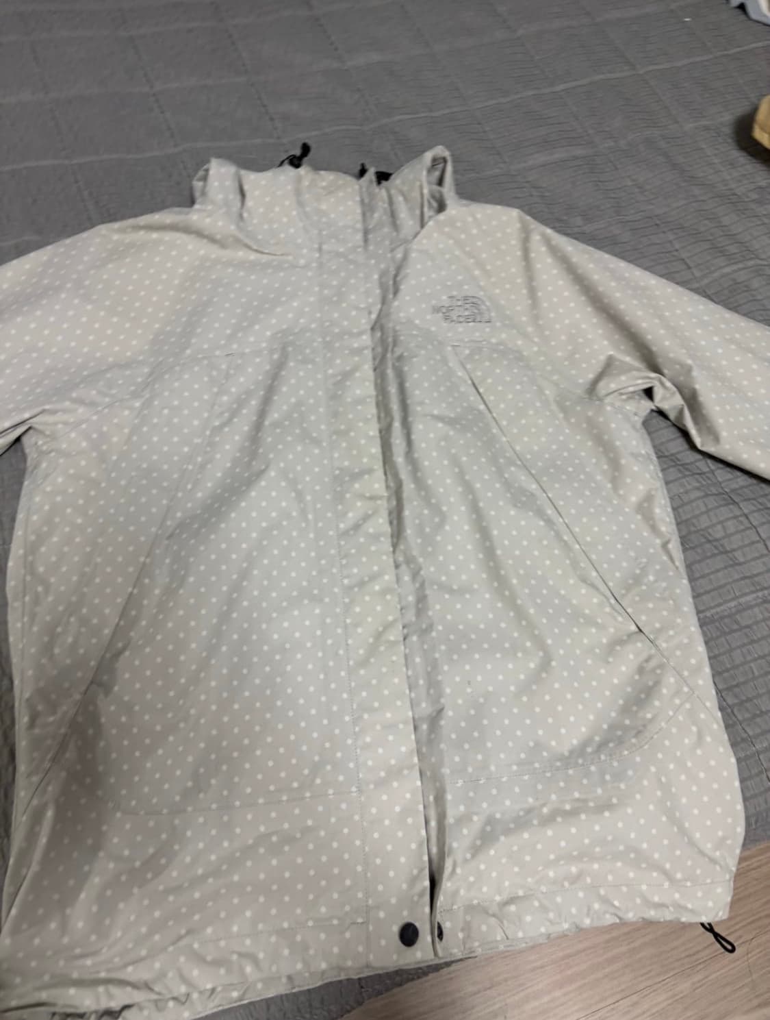 노스페이스 도트 바람막이 상품이미지1