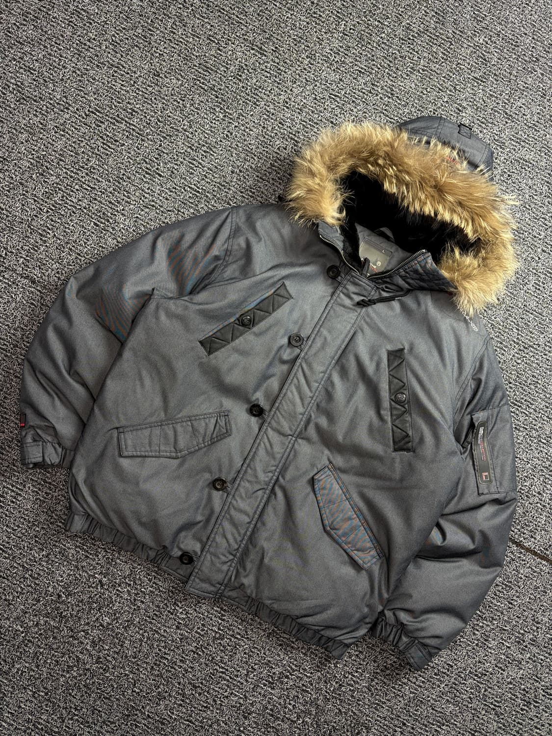 00s 후부 올드스쿨 유틸리티 라쿤 N-2B 다운 파카 2023 상품이미지1