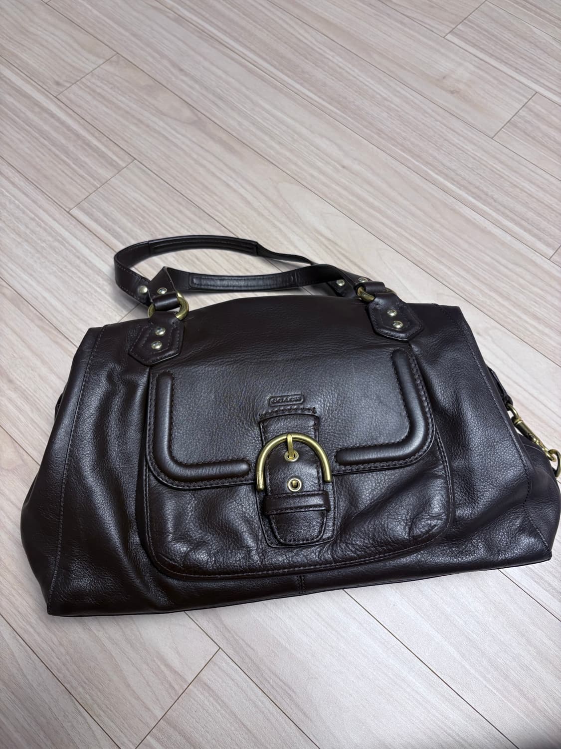 코치 캠벨레더 사첼백 상품이미지1