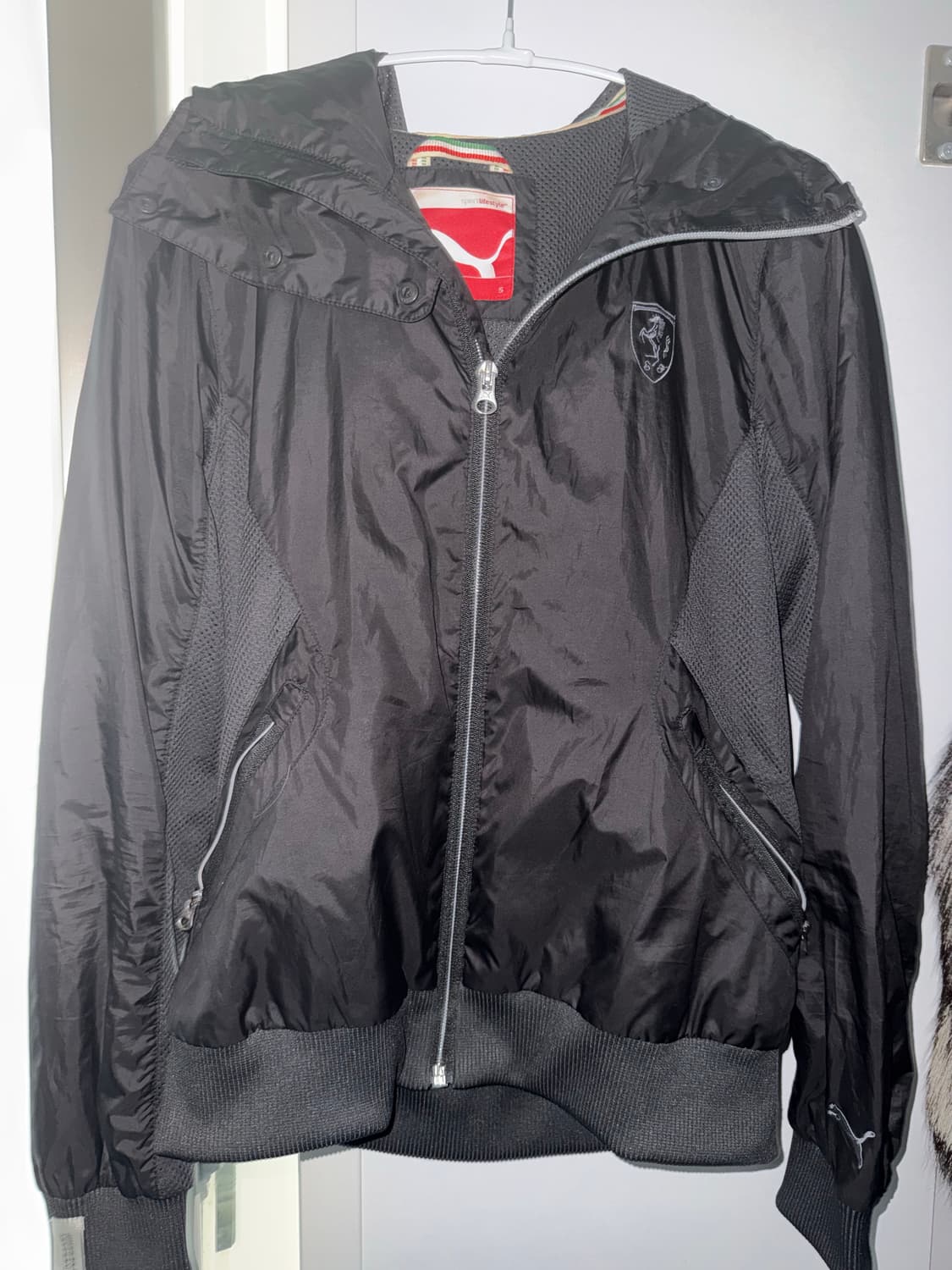 푸마 페라리 바람막이 후드 자켓 상품이미지1