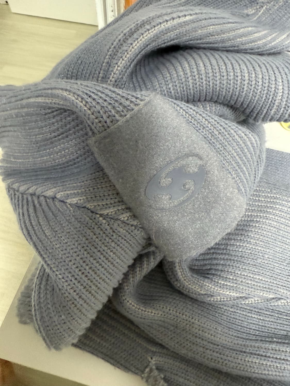 산산기어 후드 니트 스카이 블루 23FW 2사이즈 상품이미지2