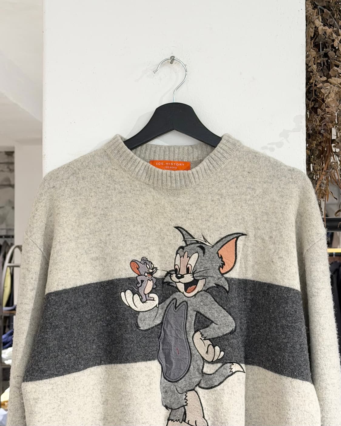 아이스버그 그레이 버진울 톰앤제리 니트 상품이미지4