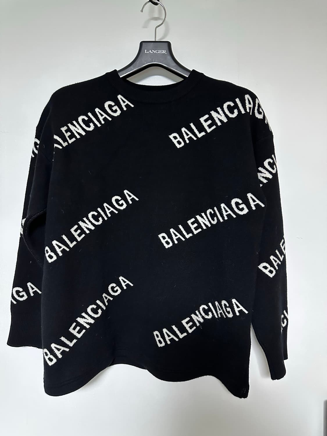 발렌시아가 로고 니트 블랙 상품이미지1