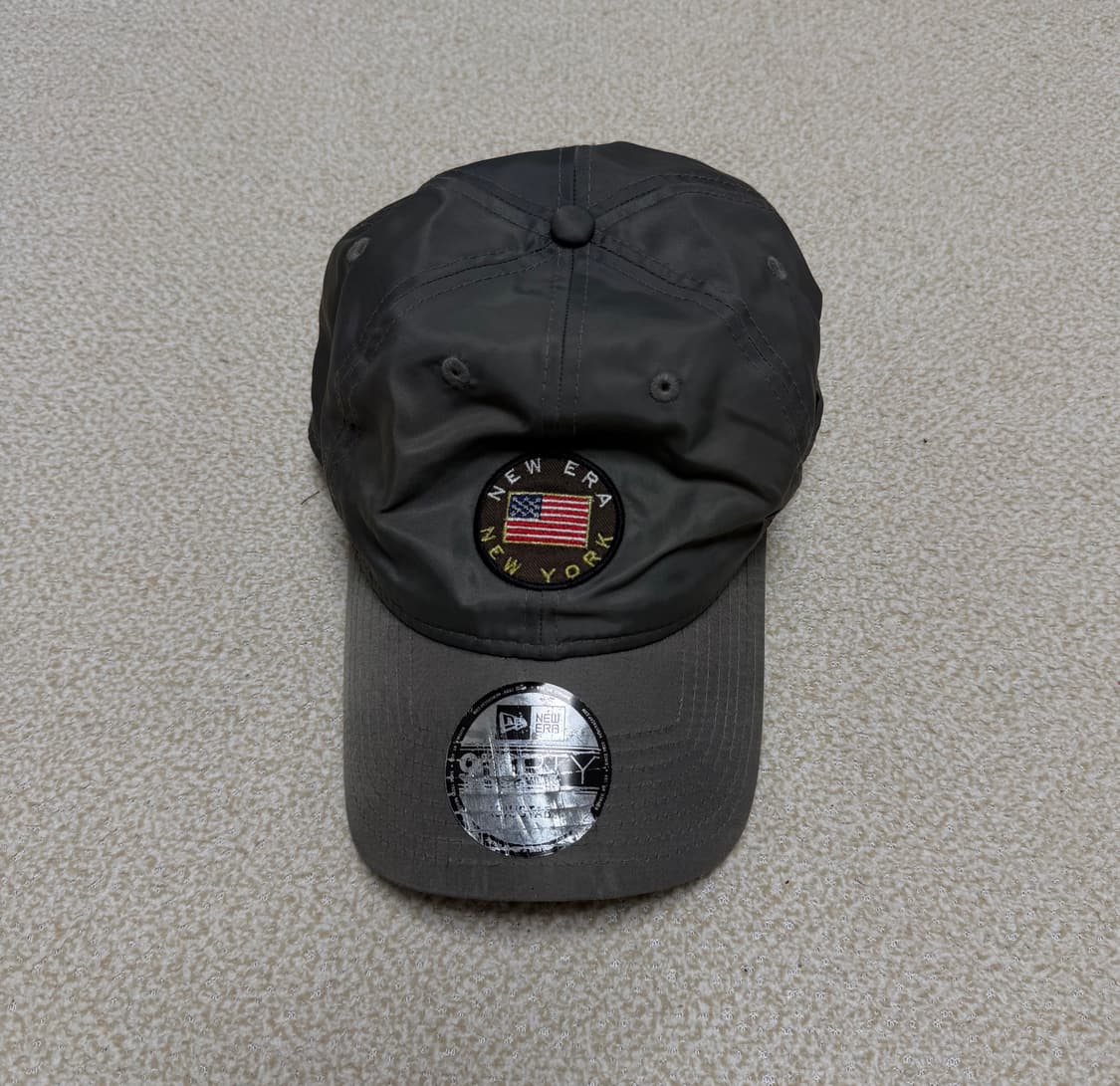 뉴에라 9FORTY 건메탈 딥그레이 뉴욕 자수로고 패치 나일론 볼캡 상품이미지1