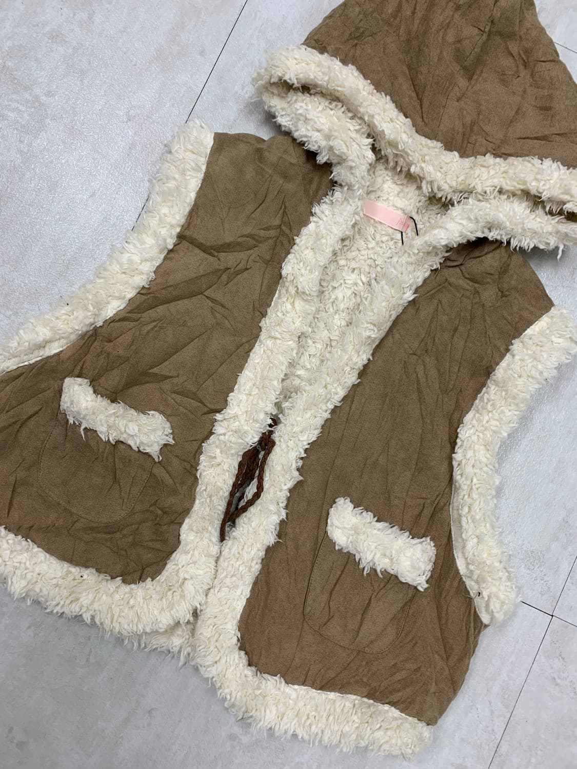 image 무스탕 베스트 후드 상품이미지2