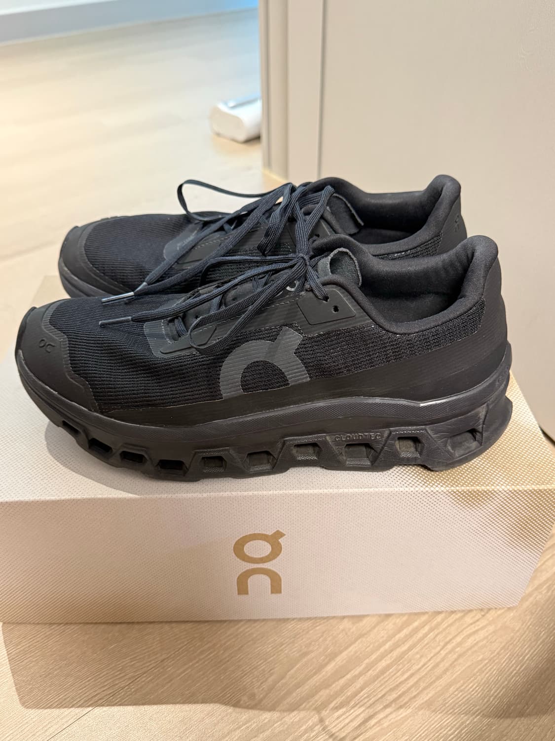 온러닝 클라우드몬스터 보이드 블랙 275 상품이미지1