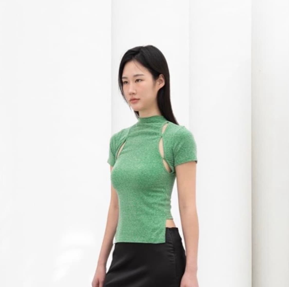 쿄 컷아웃 반팔 구해요 상품이미지1