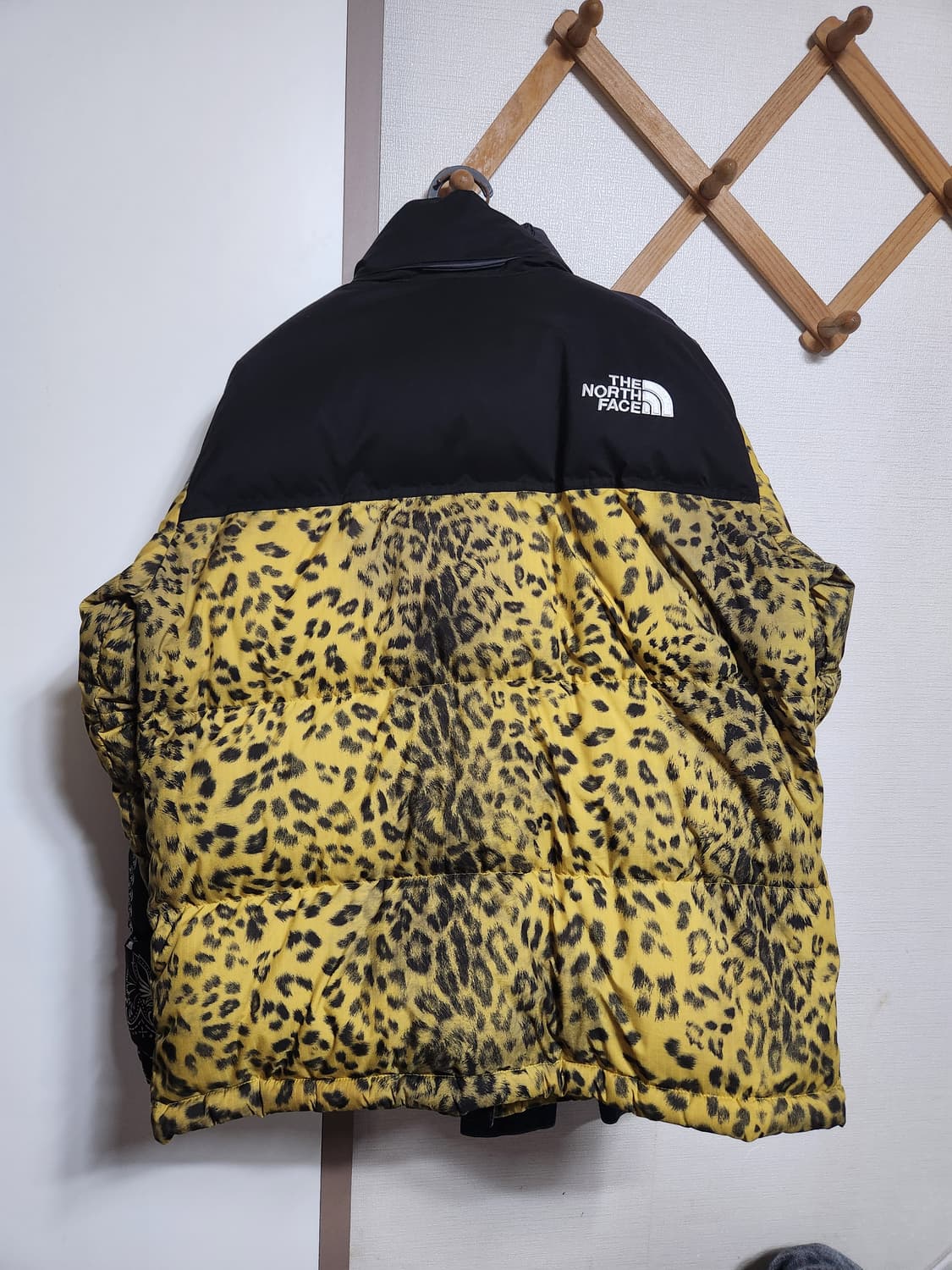 노스페이스 눕시 레오파드 패딩L사이즈 상품이미지2