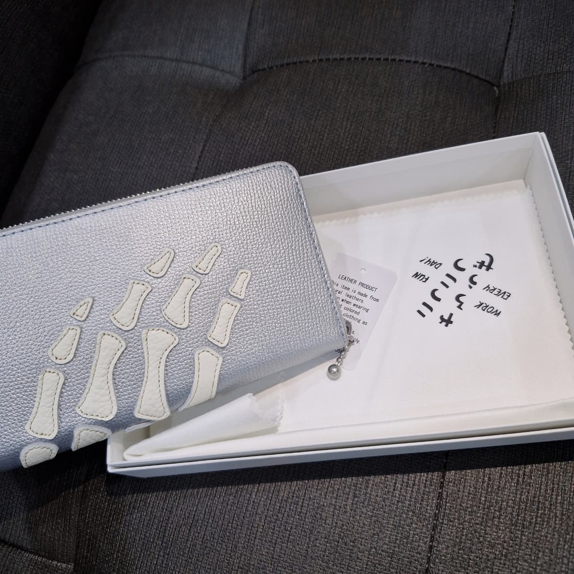 [새상품] 캐피탈 떰즈업 실버 본 장지갑 kapital 가죽지갑 떰즈 업 상품이미지4