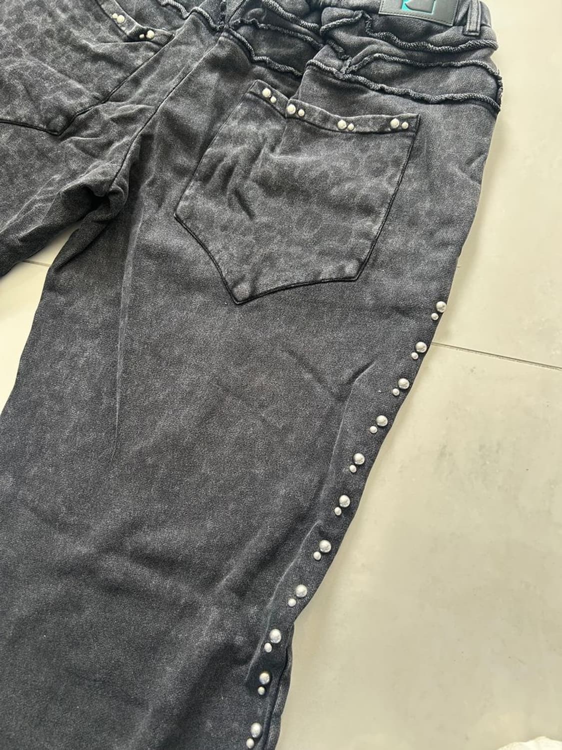 STUD BLEACH LEOPARD SWEAT PANTS 상품이미지7
