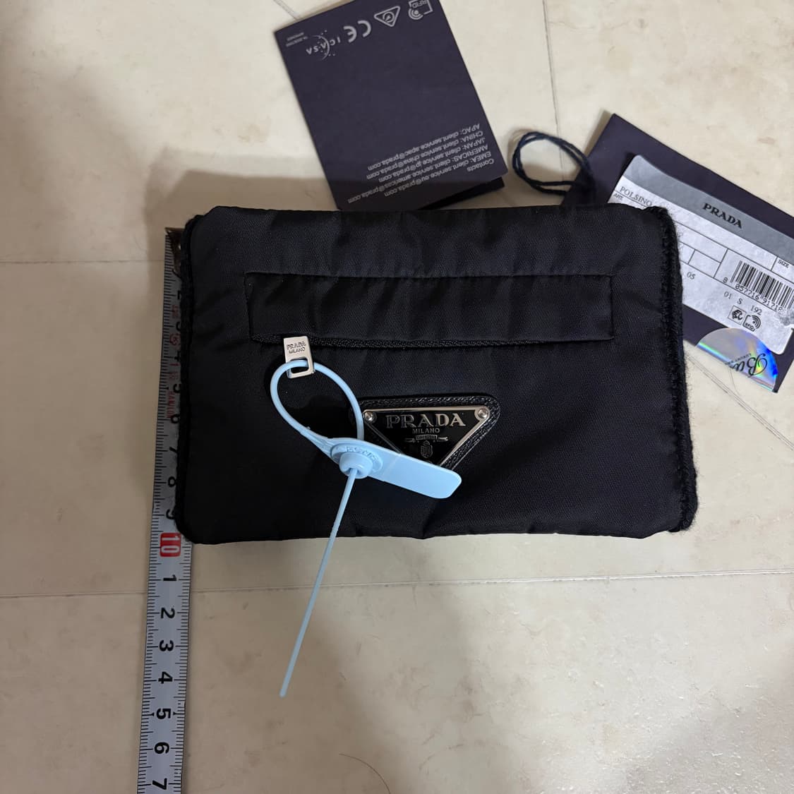 [새상품]프라다 로고 니트 밴드 카드지갑 XL 상품이미지7
