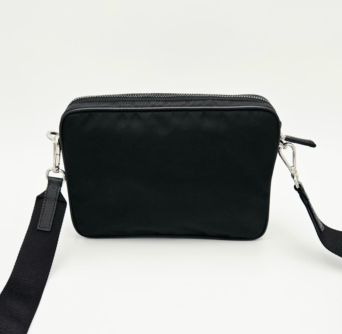 프라다 리나일론 멀티 포켓 크로스백 상품이미지3