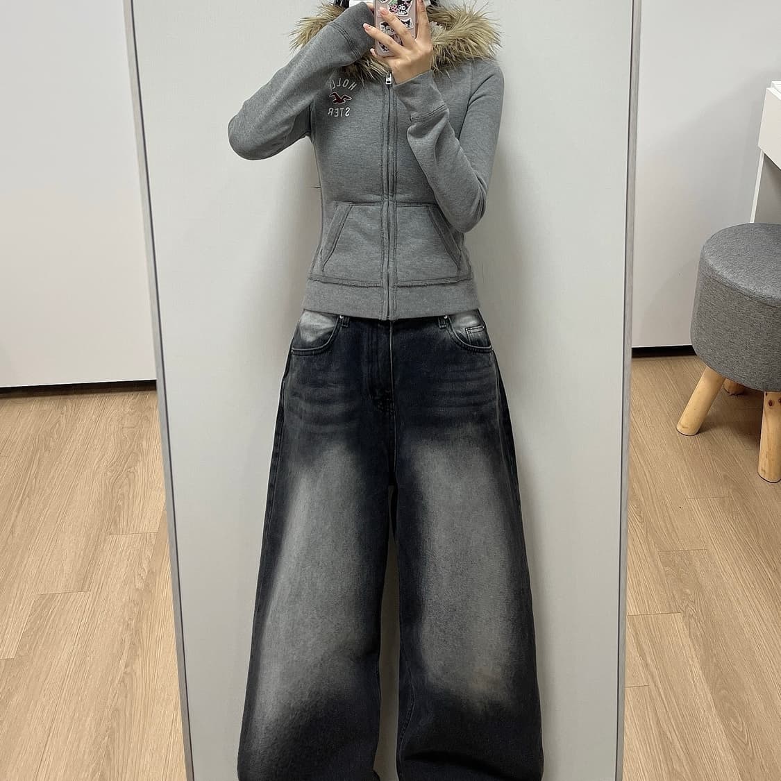 홀리스터 딱붙핏 울프죠 자수로고 그레이 후드집업 상품이미지2