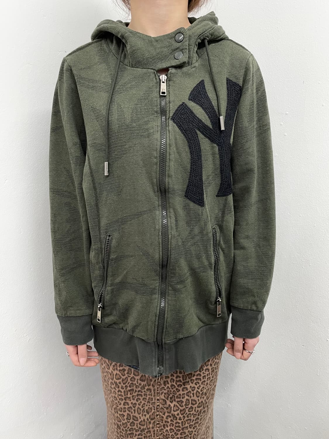 mlb 카키 그런지 후드집업 상품이미지2