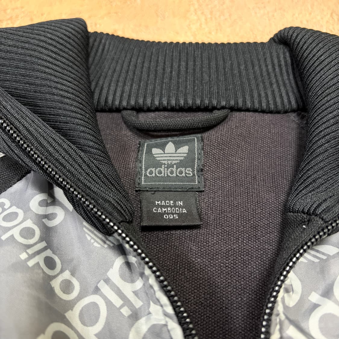 아디다스 로고 패턴 트랙탑 져지 상품이미지3