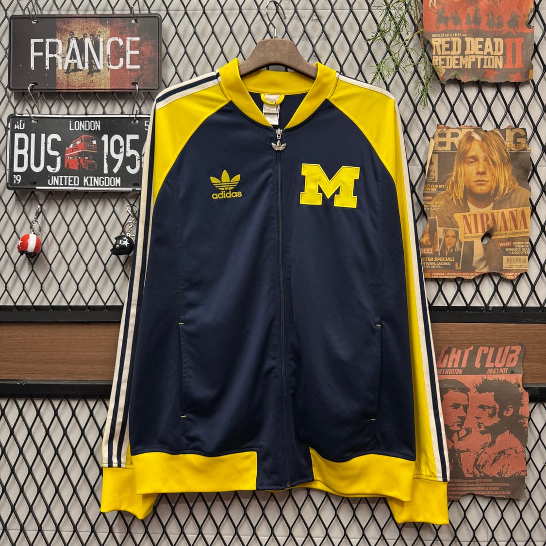 00s 아디다스 미시간 울브스 트랙자켓 전면 로고 포인트 네이비 옐로 상품이미지1