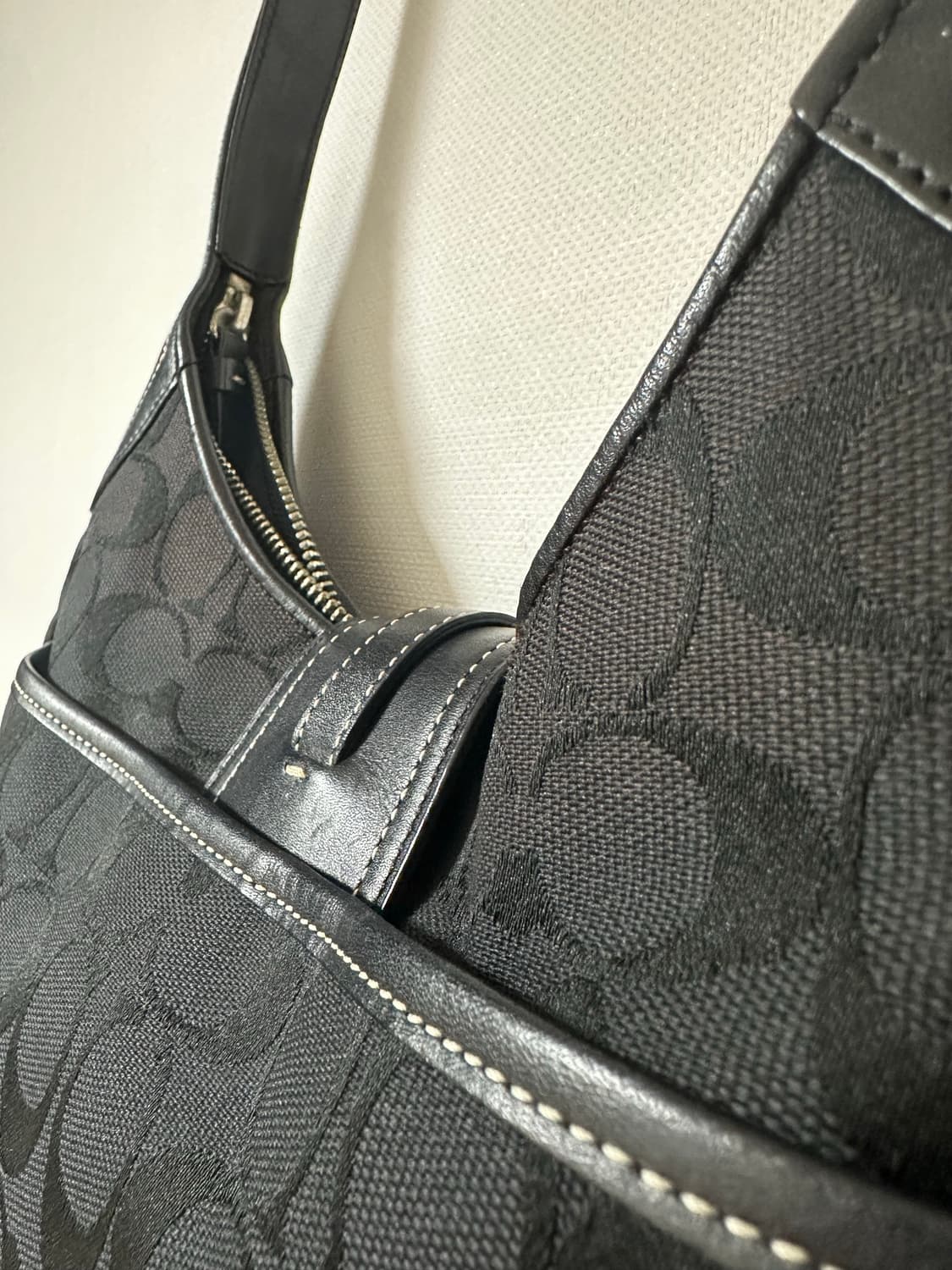 코치 블랙 시그니처 숄더백 / 코치가방 / 코치숄더백 /코치빈티지백 상품이미지9