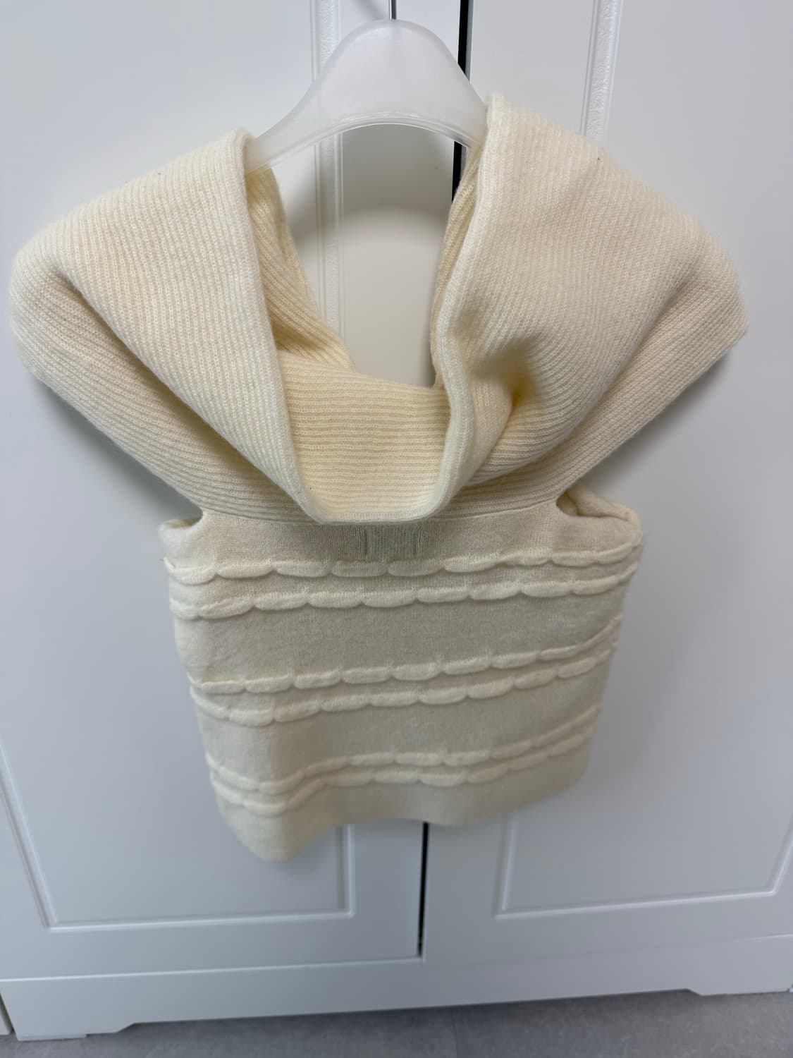 더바넷 리본 오프숄더 니트 상품이미지2