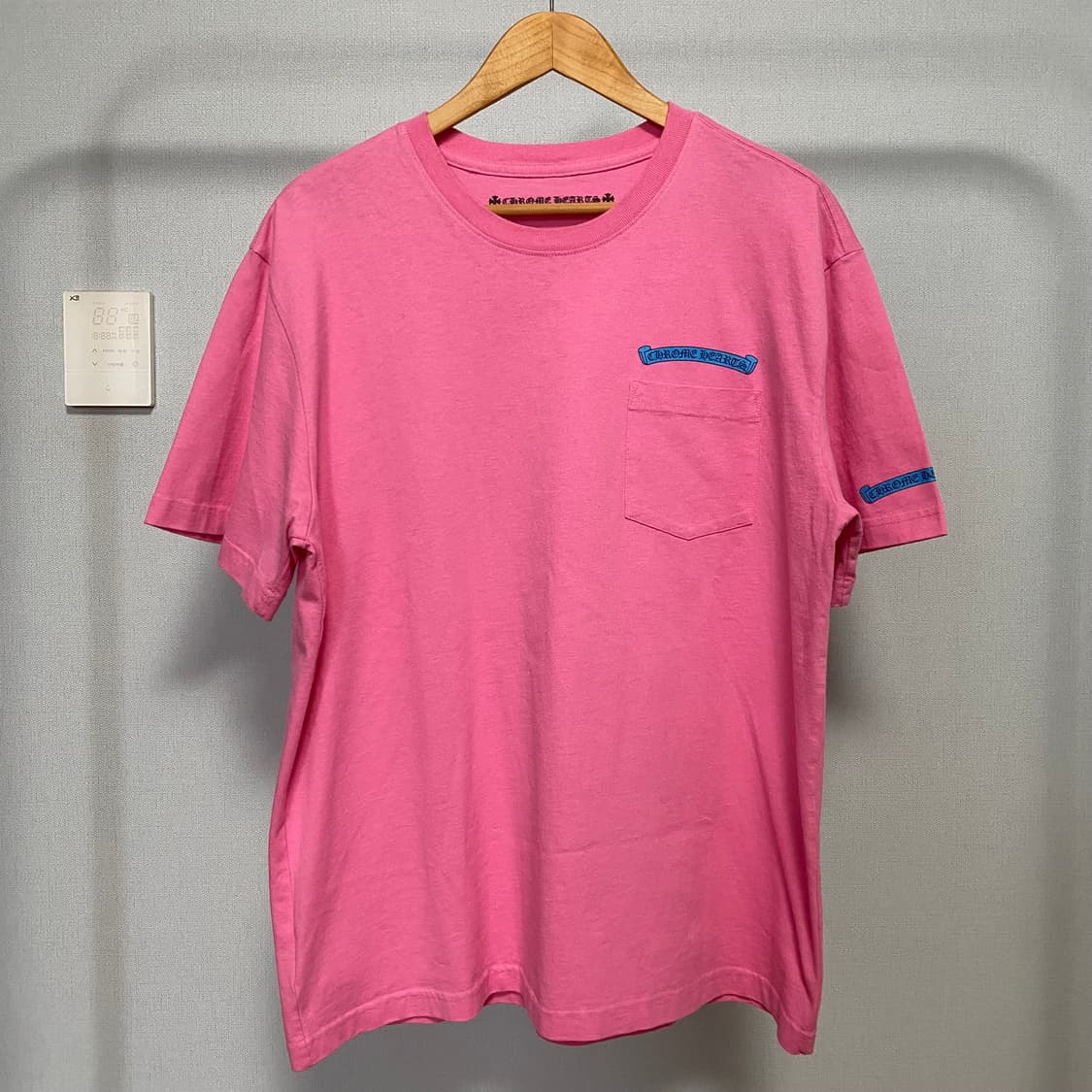 [XL] 크롬하츠 스크롤 포켓 티셔츠 핑크 상품이미지2