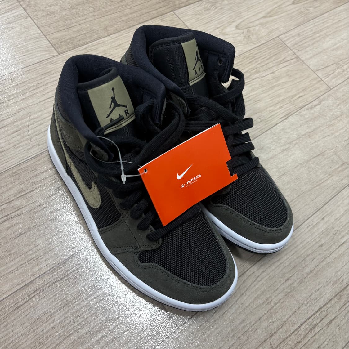 나이키 W 에어 조던 1 미드 밀리터리 상품이미지3