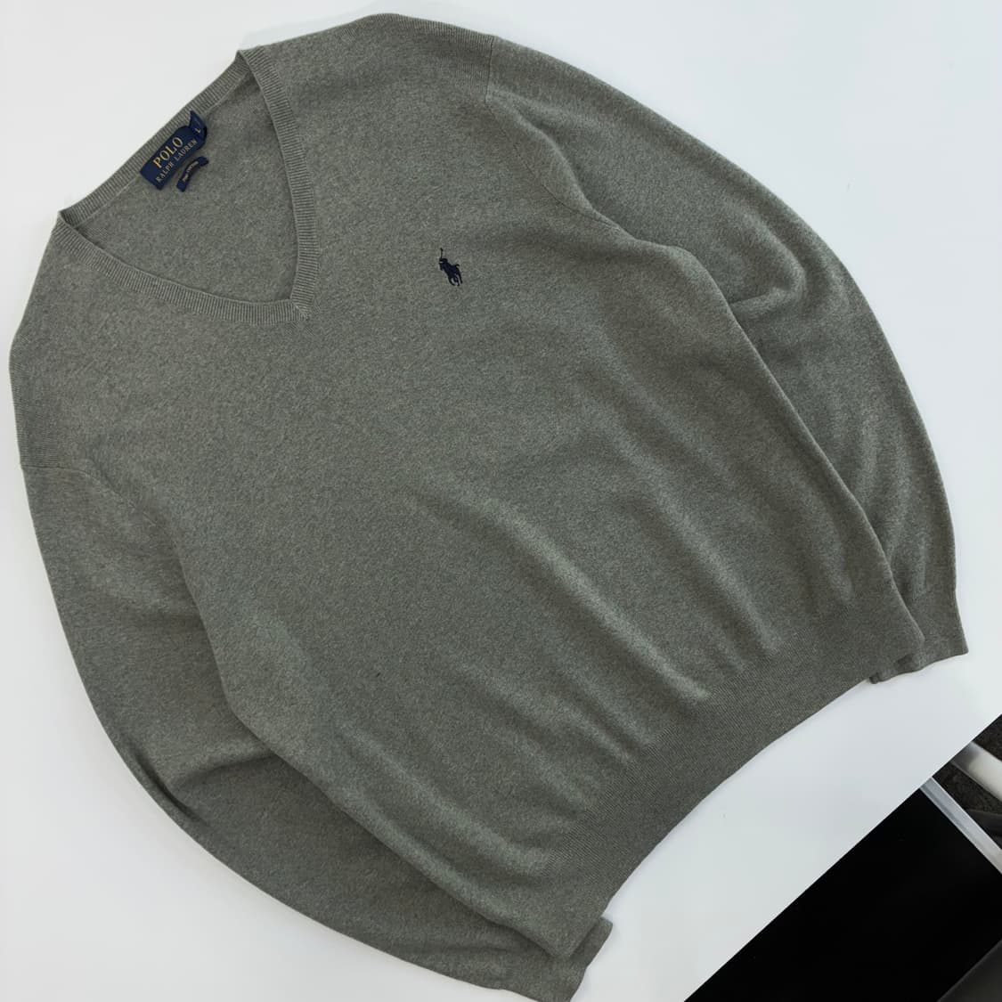 Polo  폴로 랄프로렌 자수 피마코튼 그레이 브이넥 니트 상품이미지2