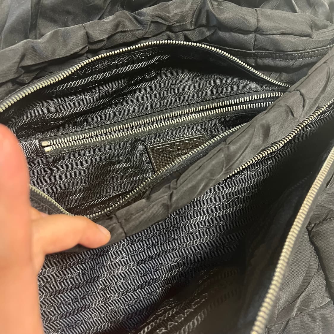 [정품] 프라다 블랙 나일론 메신저백 크로스백 패딩백 상품이미지8