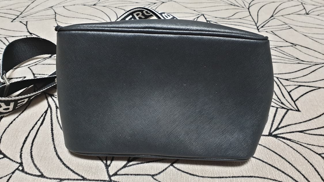 J.Lindeberg 블랙 토트백 겸 크로스백 상품이미지4