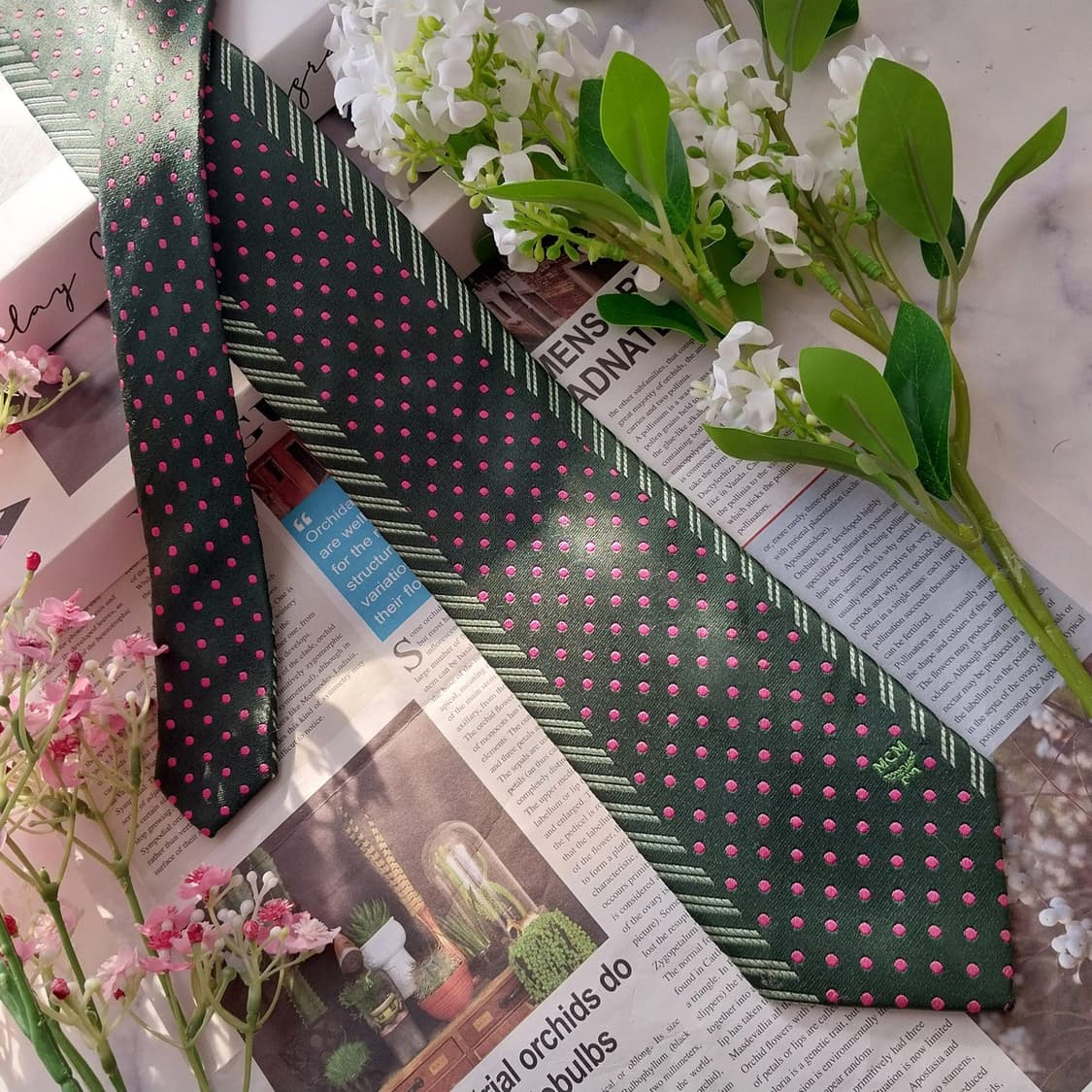 엠씨엠 실크 도트 스트라이프 자수 넥타이 7.9cm A+등급 K1945
 상품이미지2