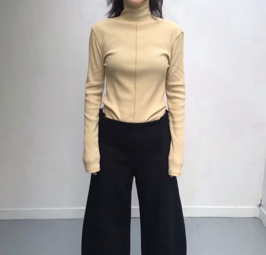 에옹쓰 터틀넥 머스타드 상품이미지1