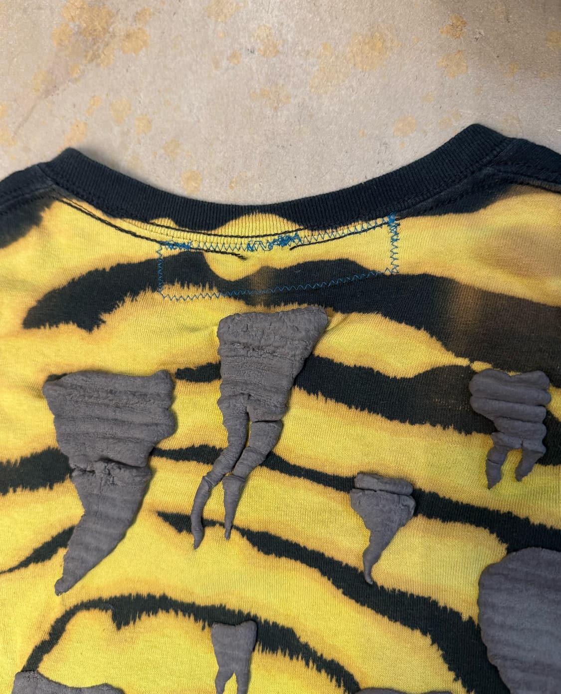 EPI•TAPH Gothic print T-shirts 상품이미지8