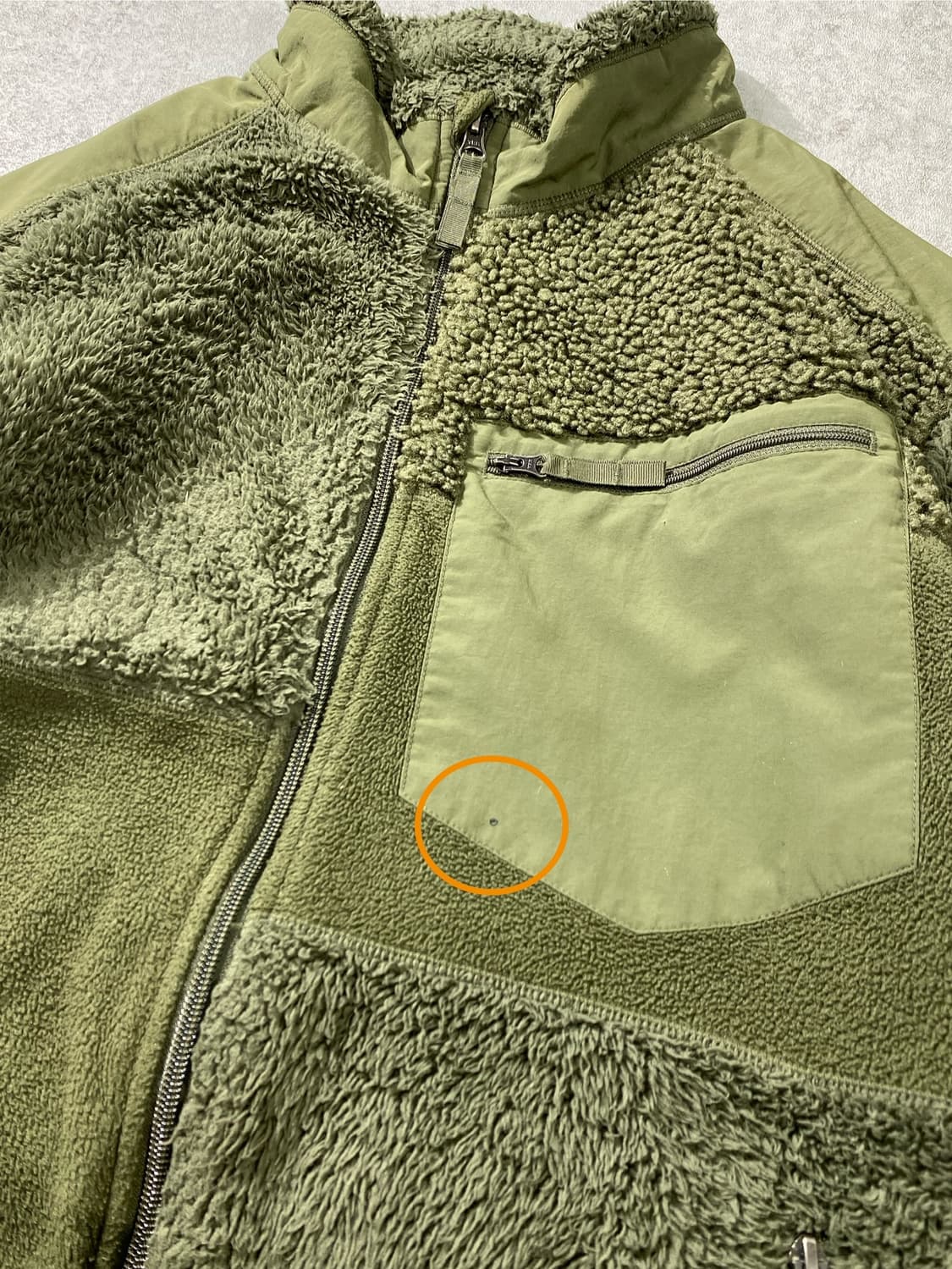 [XL] 유니클로 x 엔지니어드가먼츠 카키 플리스 자켓 상품이미지4