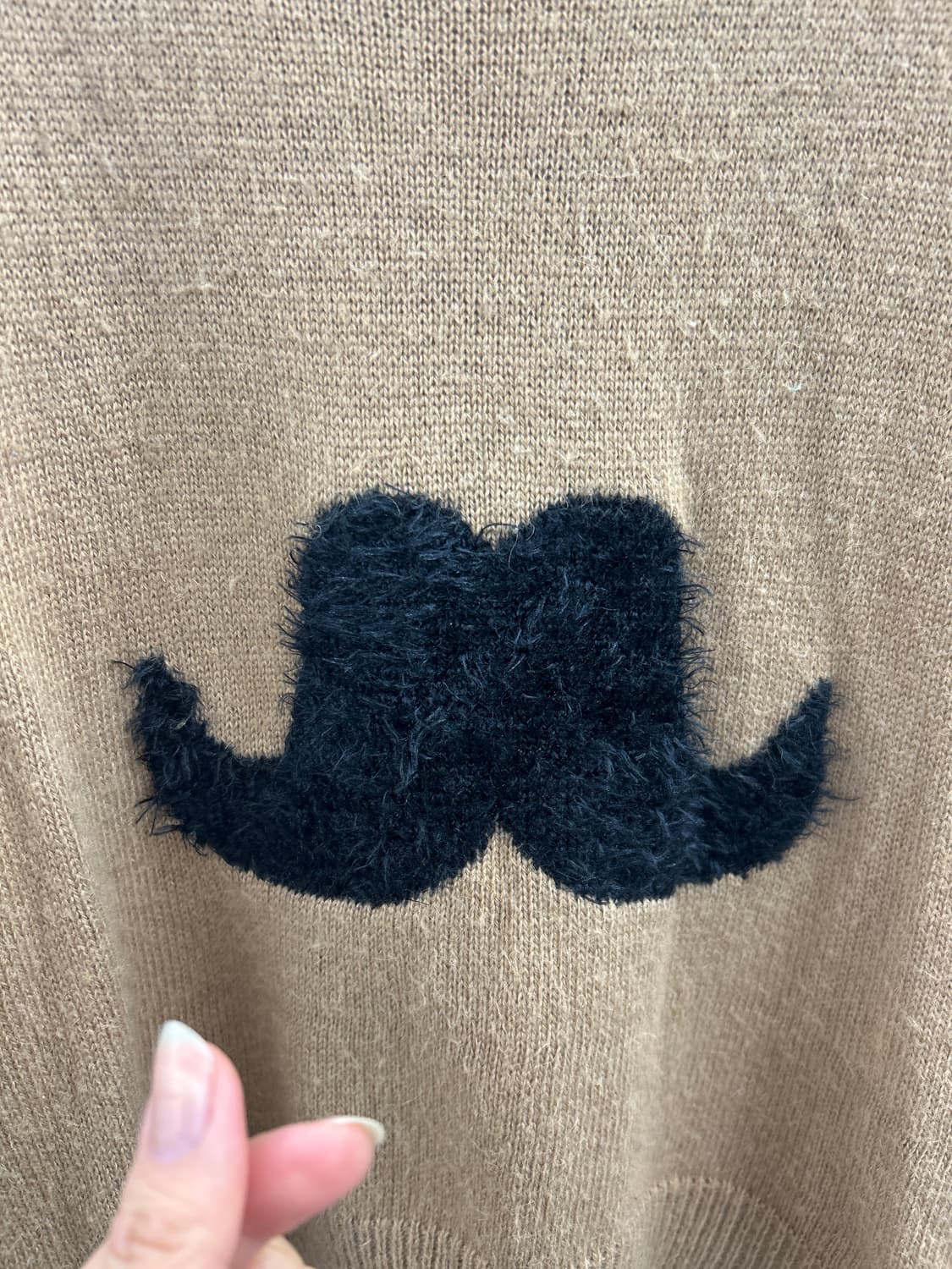 콧수염 라운드니트 상품이미지2