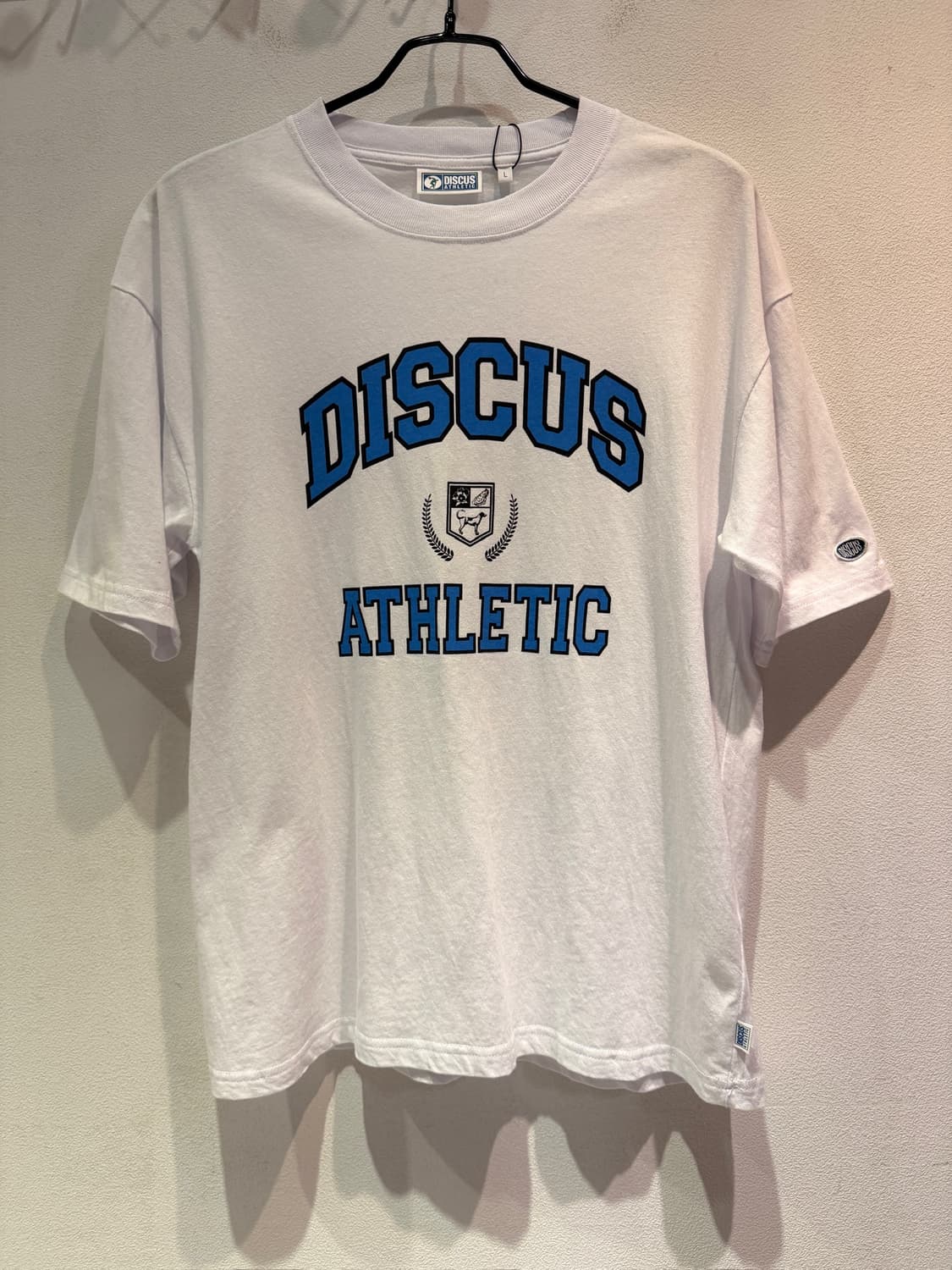 Discus Athletic Arch Logo Tee 상품이미지1