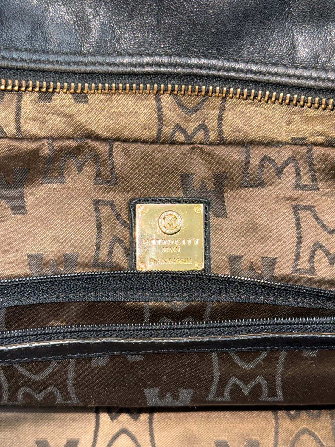 Metro City black buckle pocket 숄더백  상품이미지6