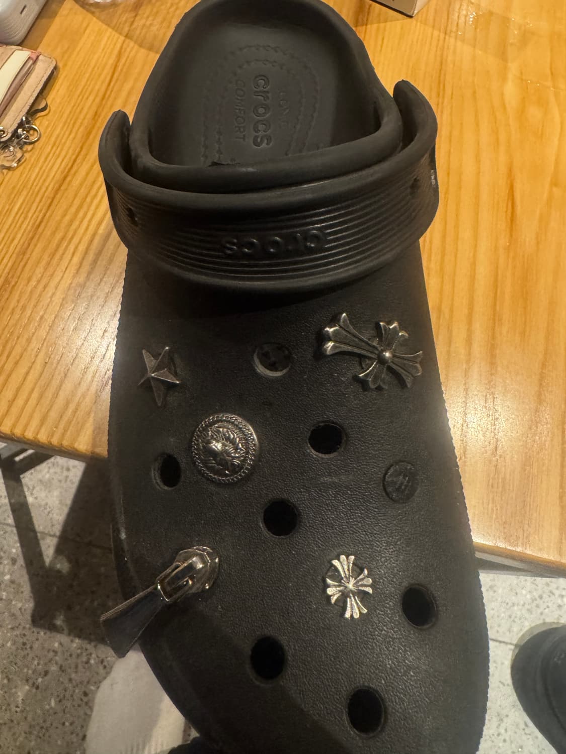 크록스 클래식 메가 크러쉬 클로그 블랙 상품이미지3