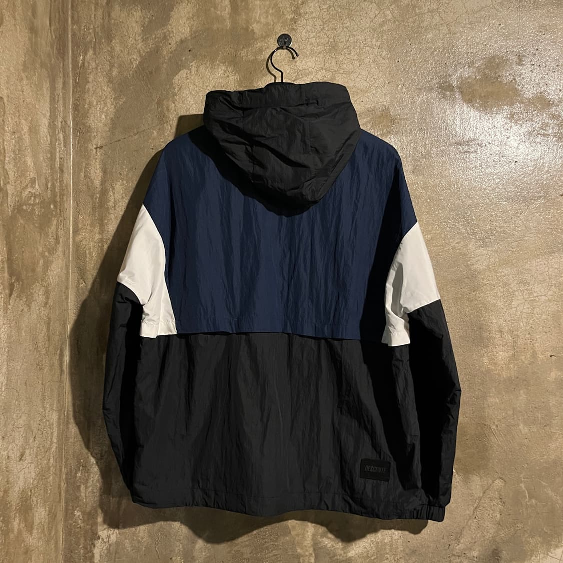 데상트 반집업 바람막이 상품이미지4