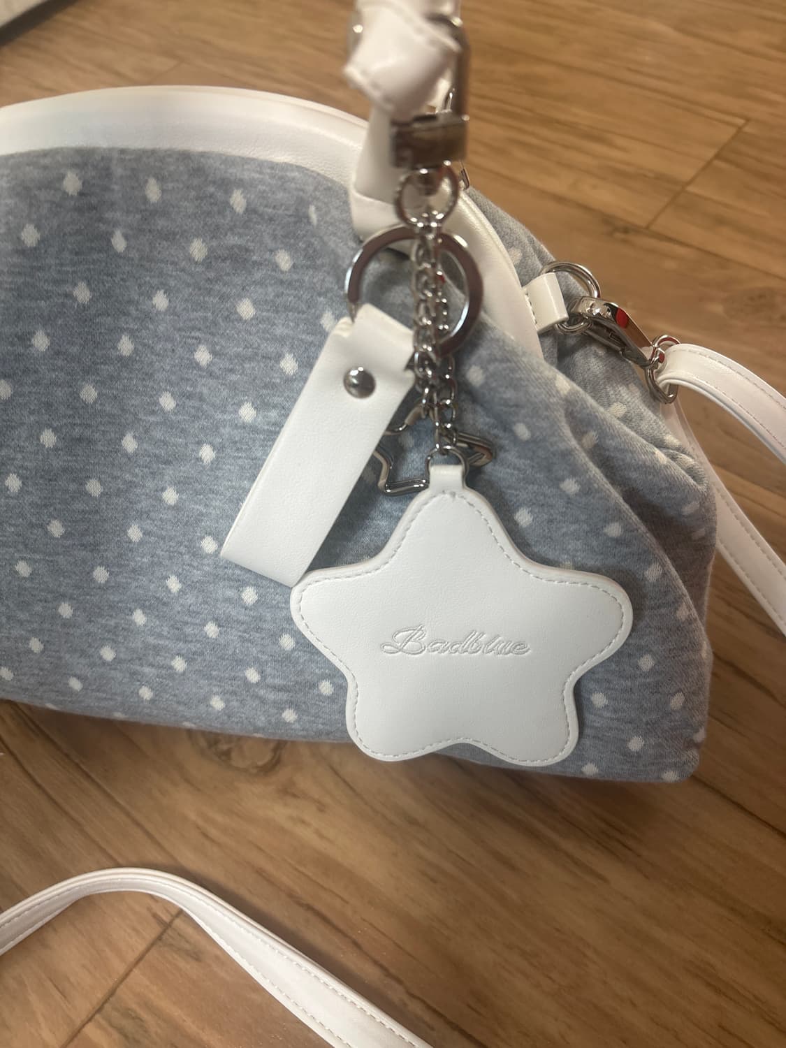 Badblue Dot Cozy Dumpling Bag Gray 상품이미지4