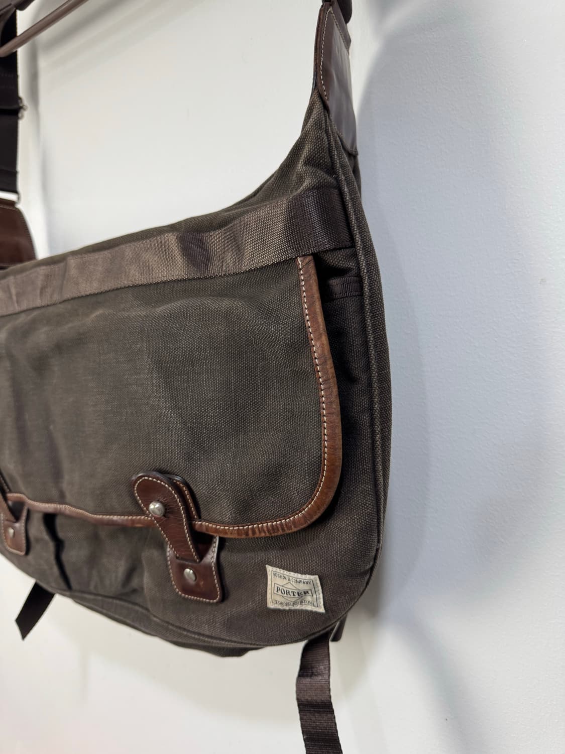 요시다 포터 x medicom toy 메신져백 상품이미지2