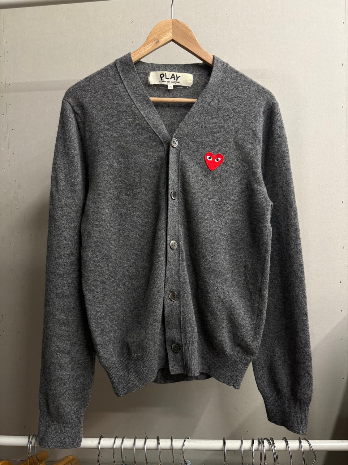 꼼데가르송 하트와펜 울 가디건 상품이미지1