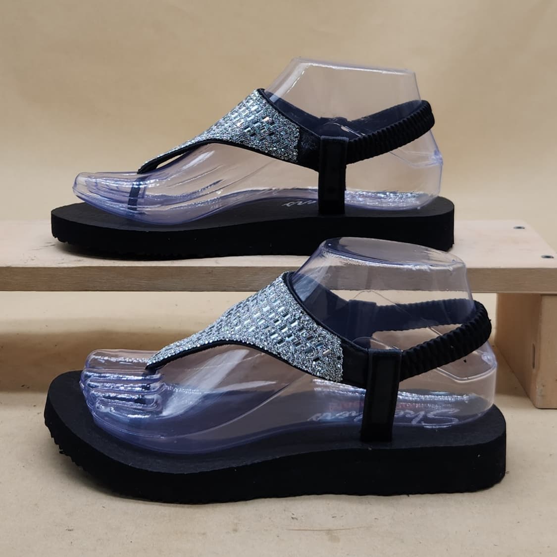 스케쳐스 여성 쪼리 샌들230 상품이미지1