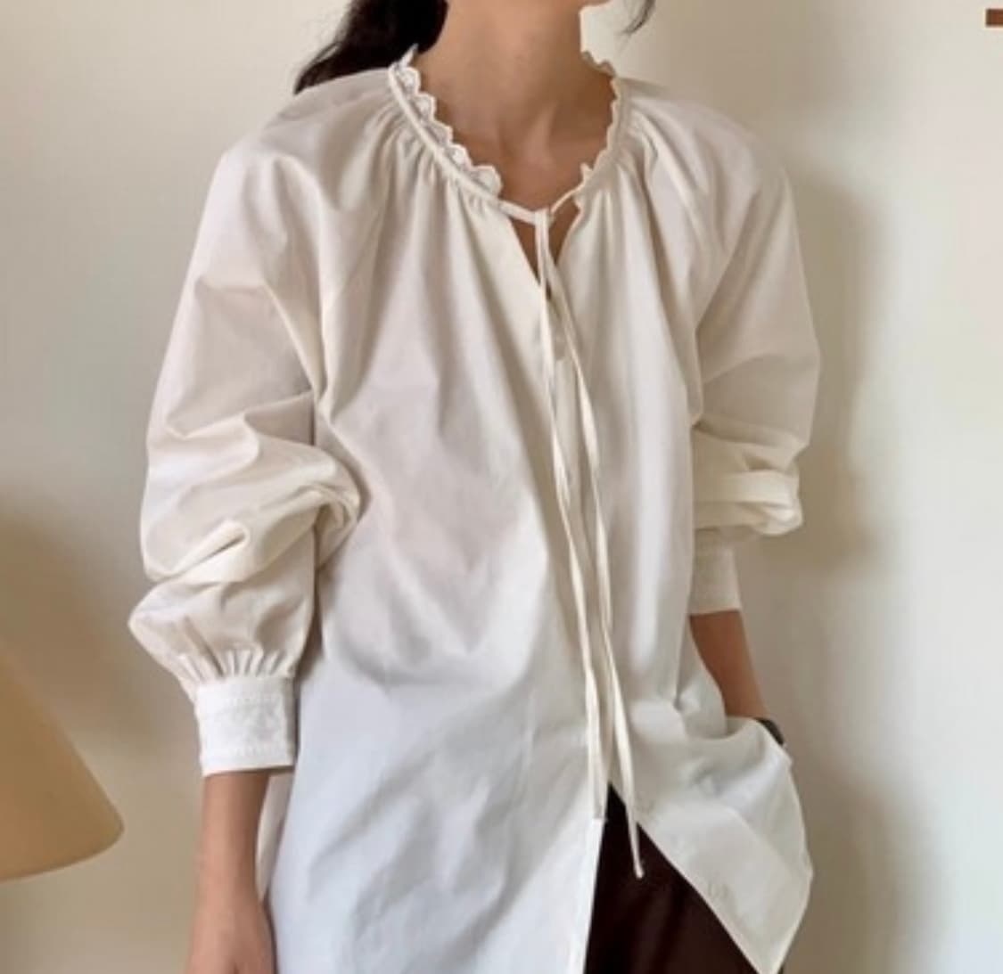 프릴 타이 블라우스(크림아이보리) 새상품 상품이미지1