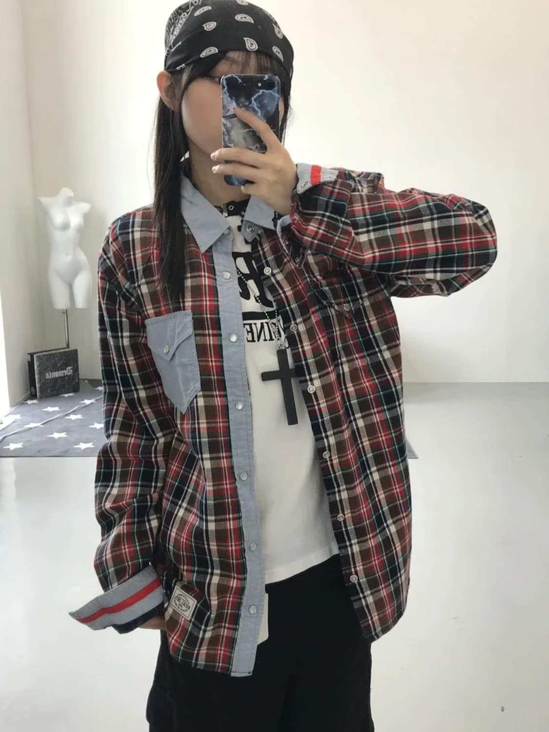 로이알 체크 디테일 셔츠 상품이미지2
