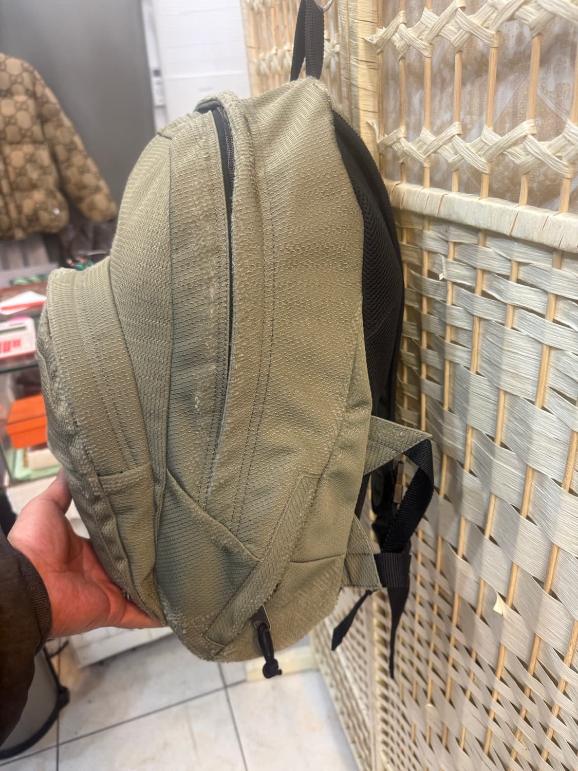 25ss 정품 발렌시아가 디스트레스트 백팩 팝니다 상품이미지3