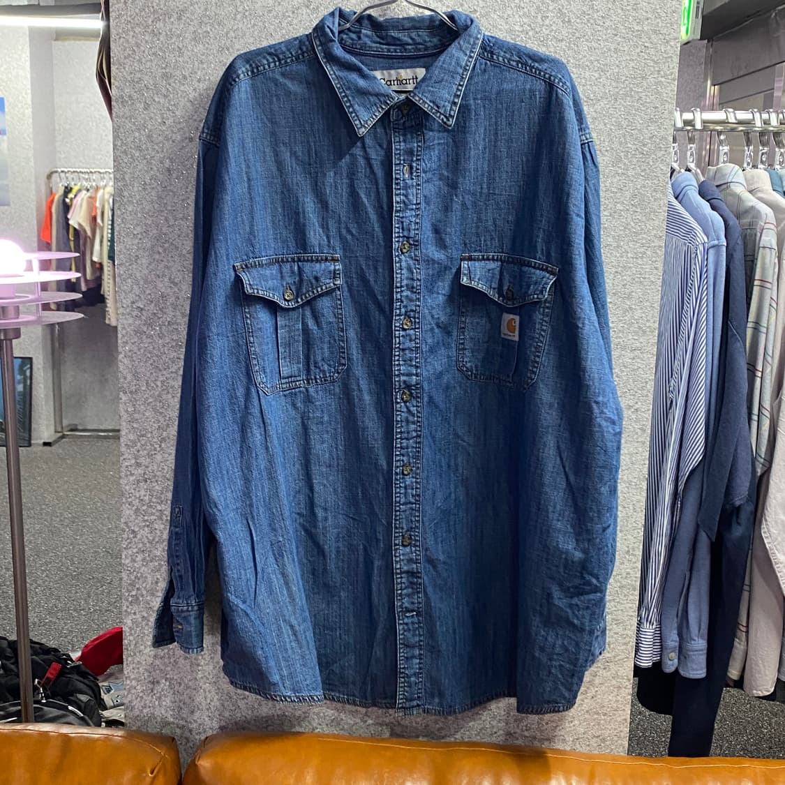 칼하트 투포켓 오버핏 데님 셔츠 B4044 상품이미지2
