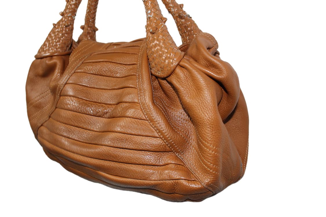 🥀벨라 하디드 FENDI SPY BAG 펜디 스파이백 상품이미지6