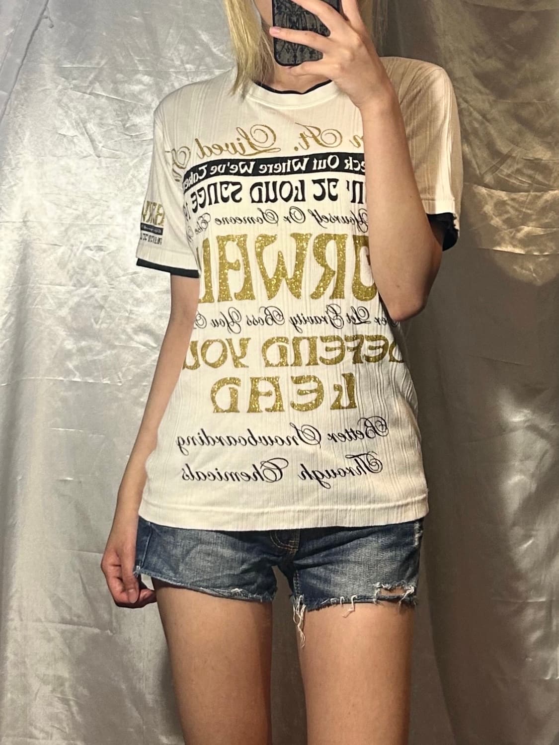 y2k gold lettering tee 상품이미지1