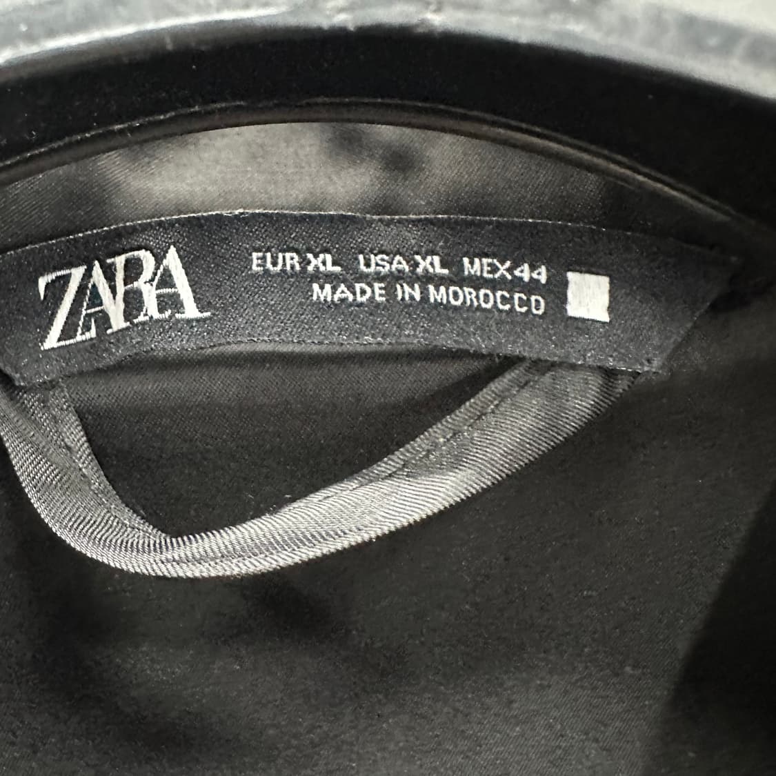 105 자라 남자 글로시 루즈핏 카라 블루종 자켓 상품이미지4