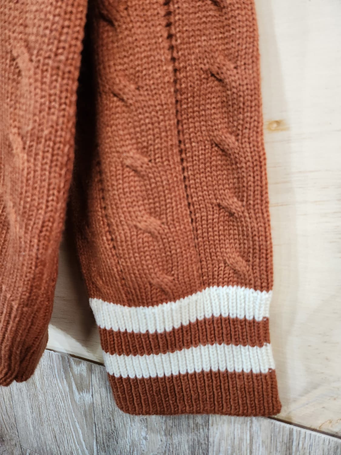 657) 티뷰 t.view 브이넥 케이블 니트 상품이미지5